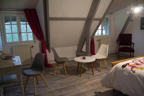 salon 1ère chambre à l'étage